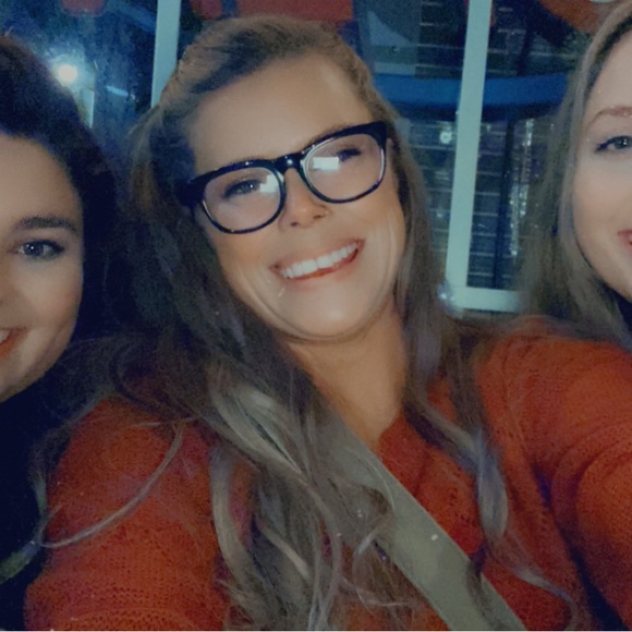 Meet your Posher, Jennifer - Picture 5 of 8